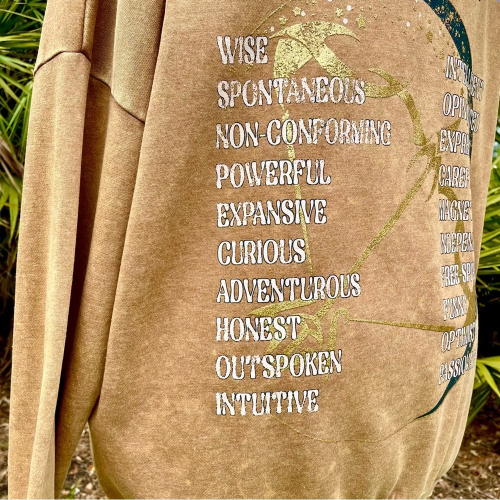No Boundaries Tan Sagittarius Sweatshirt Size 2XL Birth Sign Graphic Astrology - Picture 10 of 15
